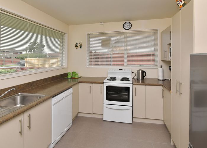  at 1/195 Highsted Road, Casebrook, Christchurch