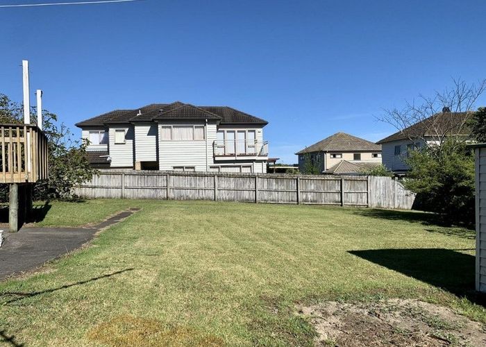  at 86 Mcleod Road, Te Atatu South, Auckland