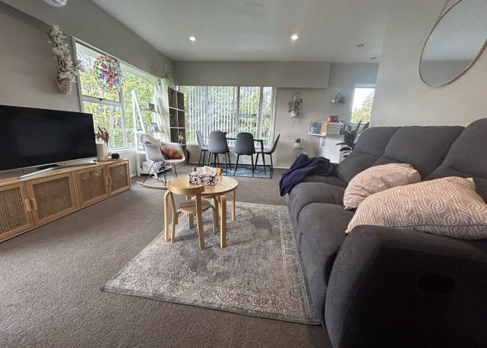  at 2/65 High Road, Glenfield, North Shore City, Auckland