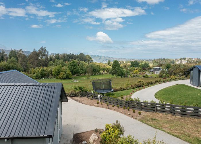  at 5 Redwoods Lane, Helensburgh, Dunedin