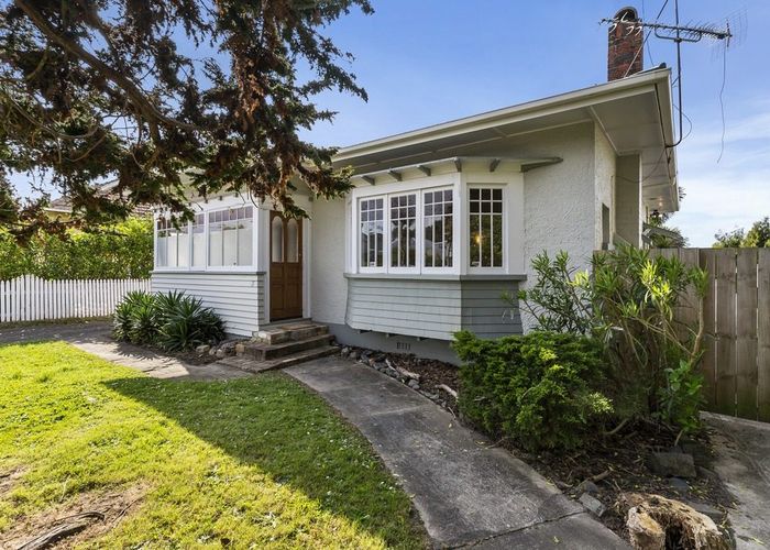  at 5 Riro Street, Point Chevalier, Auckland