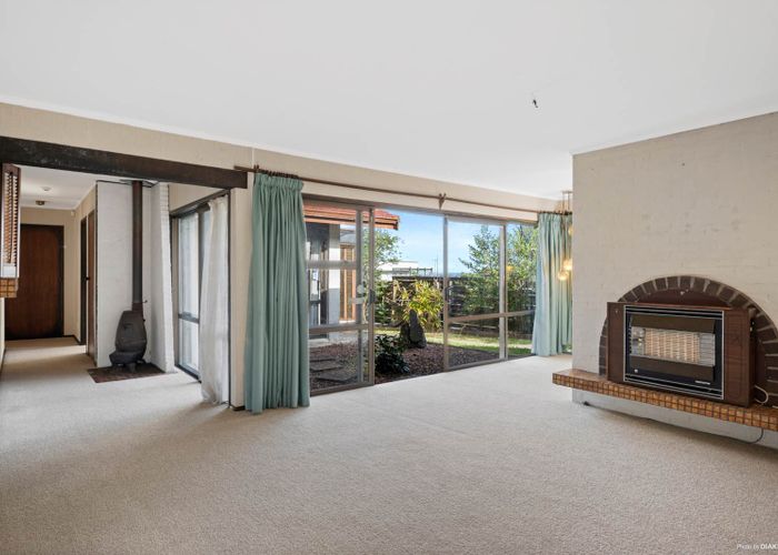 at 141 Everglade Drive, Totara Heights, Auckland