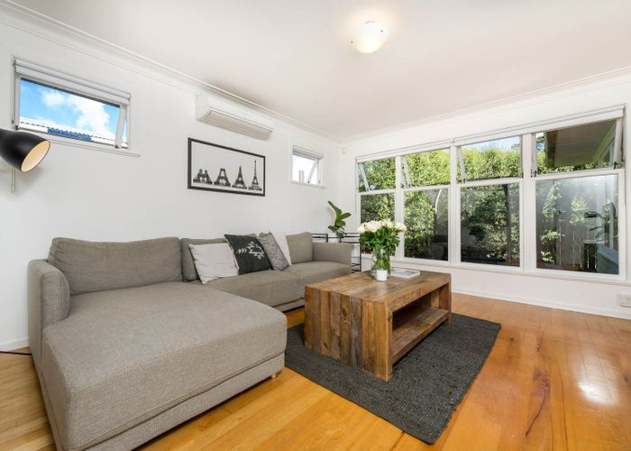  at 18 Lowtherhurst Road, Massey, Auckland