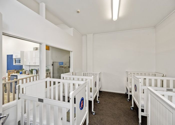  at 12 Laurina Road, Sunnynook, North Shore City, Auckland