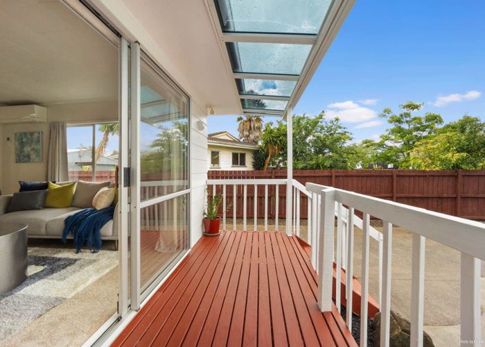  at 12 Glenhaven Place, Te Atatu Peninsula, Waitakere City, Auckland