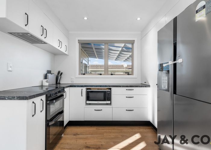  at 2/482 Porchester Road, Randwick Park, Auckland