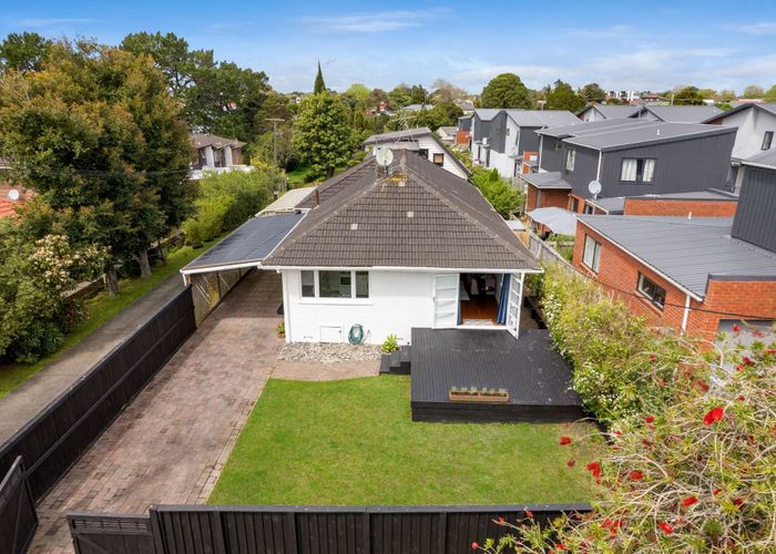  at 2/12 Miro Street, New Lynn, Auckland