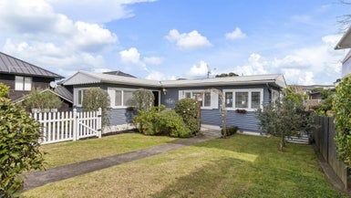  at 2/49 Waterloo Street, Howick, Auckland