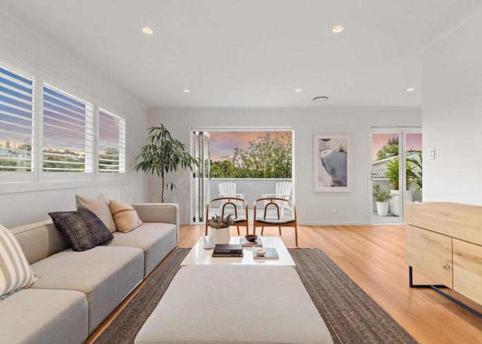  at 2 Hamilton Place, Glenfield, North Shore City, Auckland