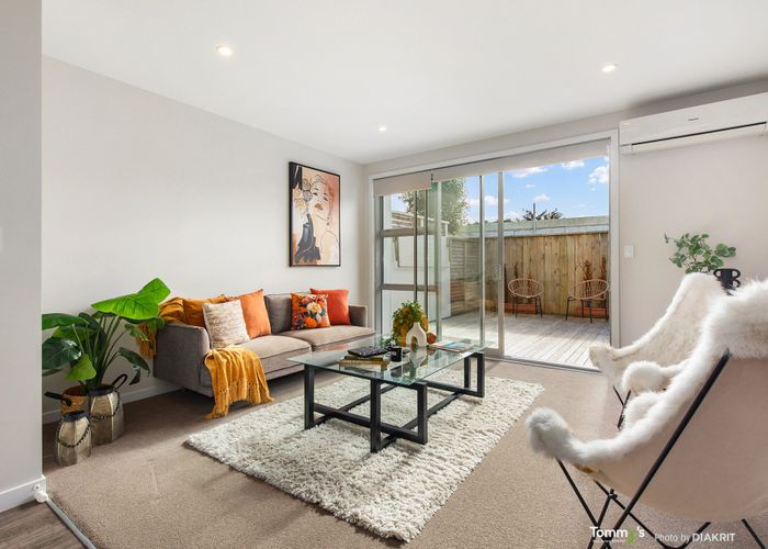  at 2/32 Dr Taylor Terrace, Johnsonville, Wellington