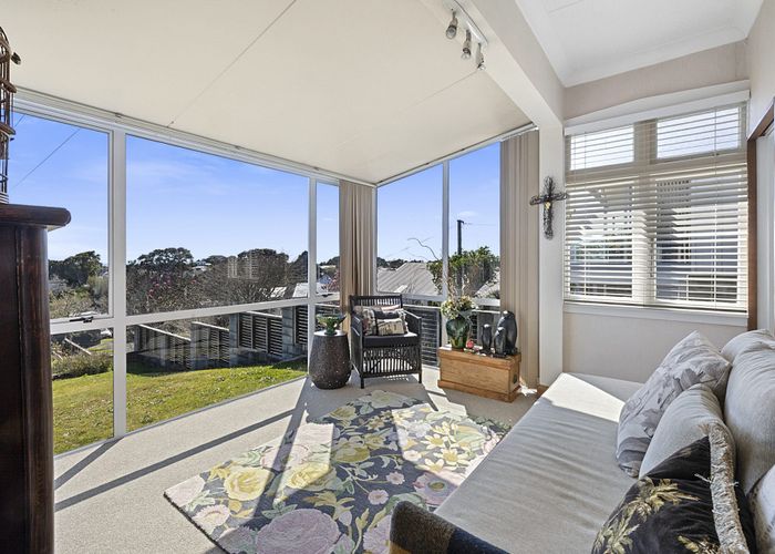  at 11 Burns Street, Westown, New Plymouth, Taranaki