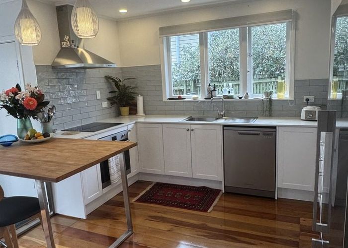  at 1/245 Sturges Rd, Henderson, Waitakere City, Auckland