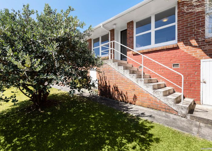  at 3/53 Merani Street, Belmont, Auckland
