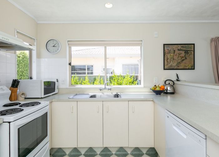  at 2/38 Neeve Road, Taradale, Napier
