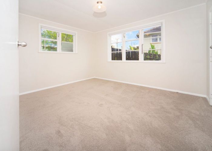  at 1/260 Bairds Road, Ōtara, Auckland