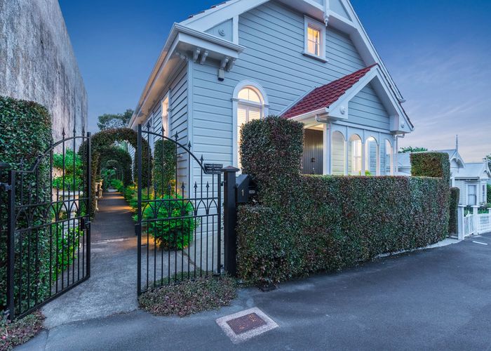  at 1 Hastings Parade, Devonport, Auckland