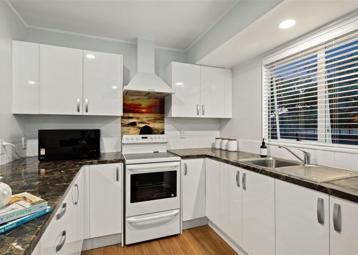  at 15 Cretian Crescent, Henderson, Auckland