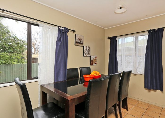  at 200A Grove RD, Mayfair, Haumoana