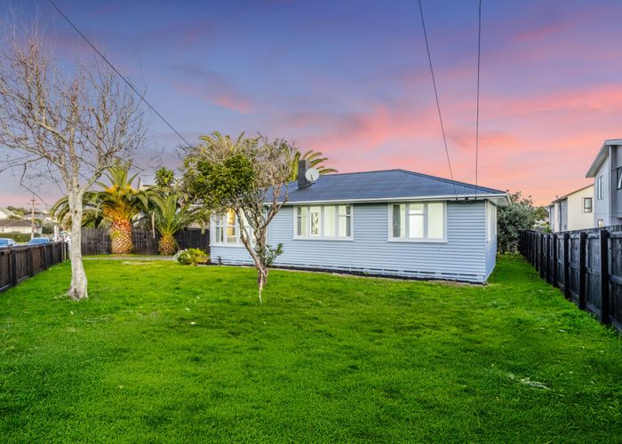 at 21 Farnborough Crescent, Mangere, Manukau City, Auckland