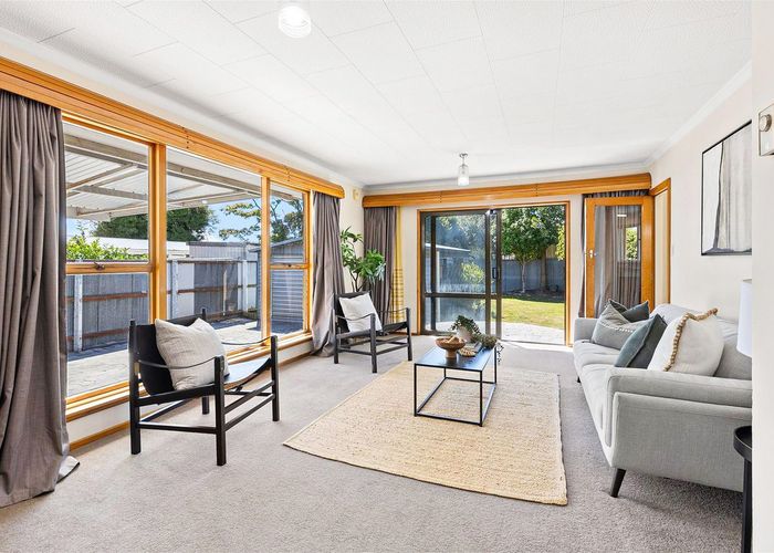  at 8 Davidson Crescent, Hornby, Christchurch