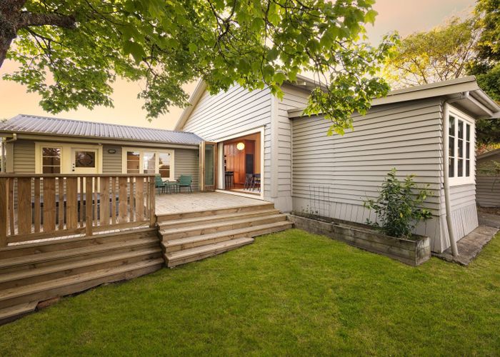  at 31 Forest Lake Road, Forest Lake, Hamilton