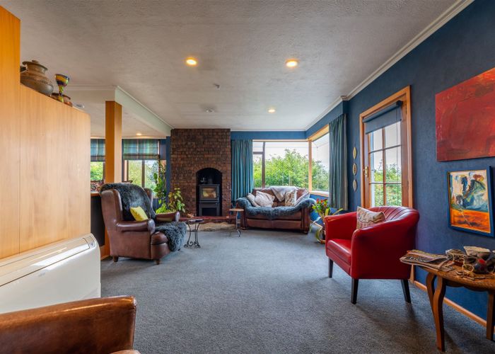  at 42 Maudes Road, Deborah