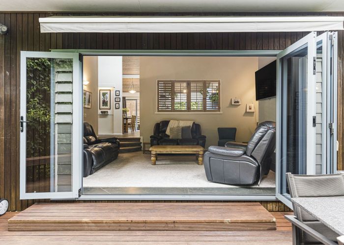  at 10 St Lucia Place, Unsworth Heights, Auckland