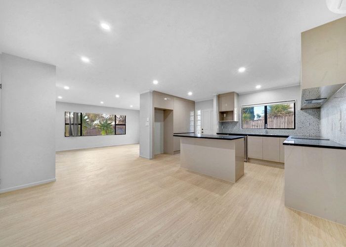  at 1/14 Santa Monica Place, Goodwood Heights, Manukau City, Auckland