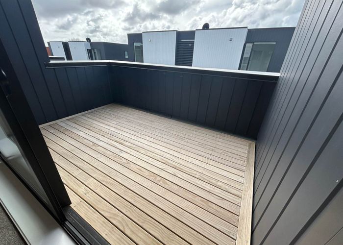  at 5/3 Treasure Lane, Te Atatu South, Waitakere City, Auckland