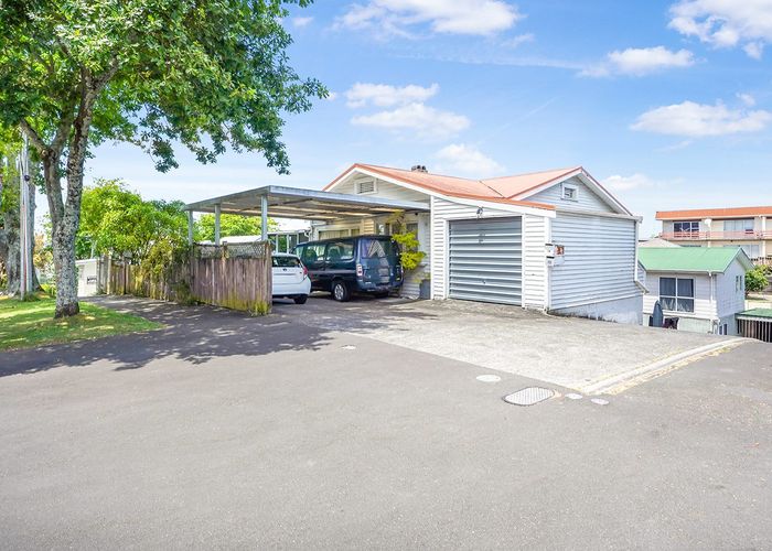  at 1 Hunter Street, Hamilton Lake, Hamilton