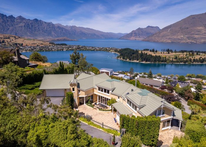  at 3 Windsor Place, Queenstown, Queenstown