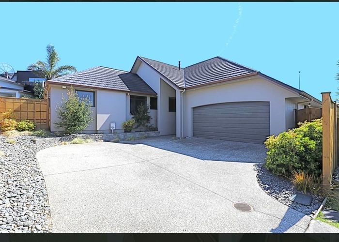  at 5 Siedeberg Drive, Flat Bush, Manukau City, Auckland