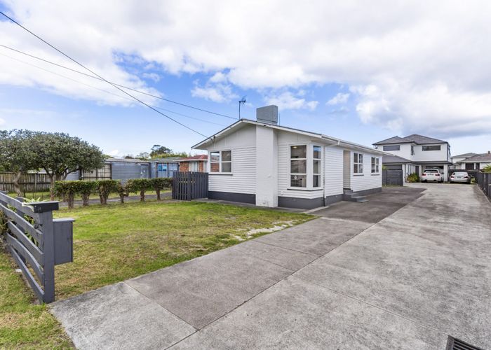  at 55 Larnoch Road, Henderson, Waitakere City, Auckland