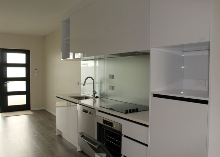  at 5/24 Tara Road, Henderson, Auckland