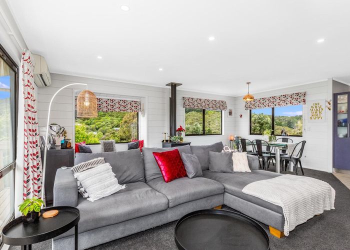  at 76 Gordon Road, Plimmerton, Porirua