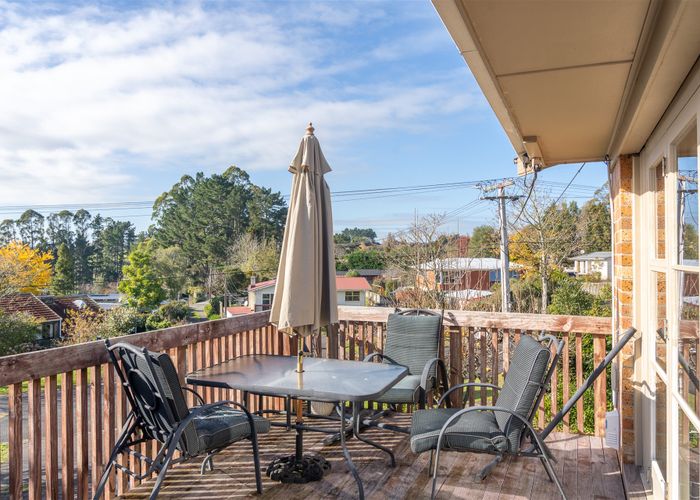  at 15 Acacia Crescent, Glenview, Hamilton