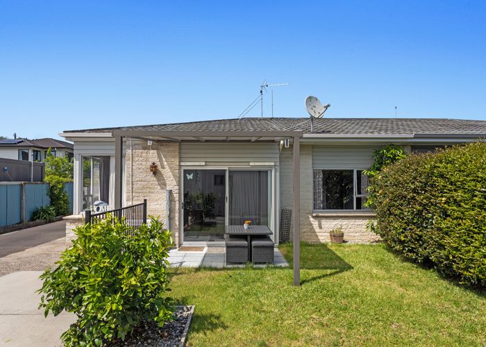  at 4/77 Goulstone Road, Whakatane