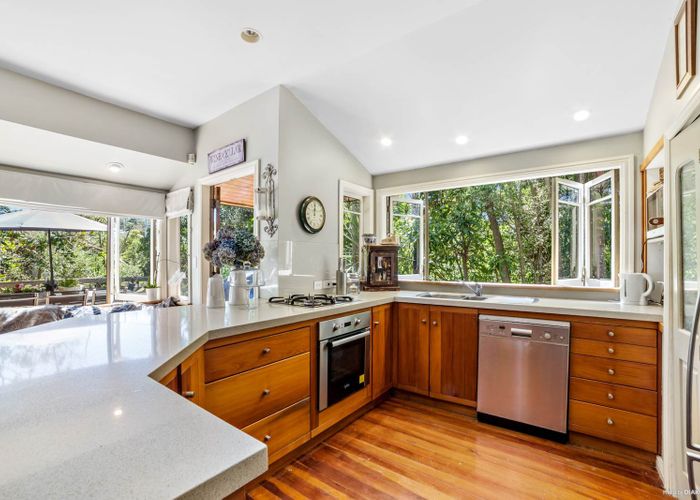  at 8 Westbourne Road, Murrays Bay, Auckland