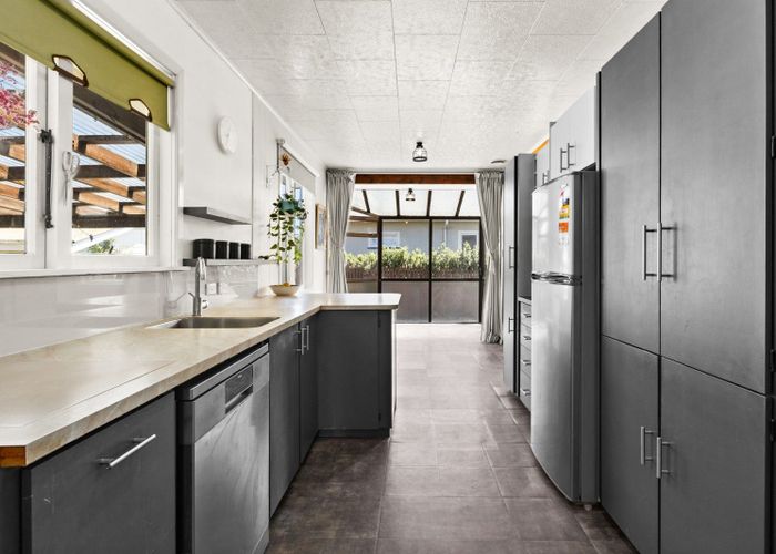  at 424 Southland Place, Raureka, Hastings