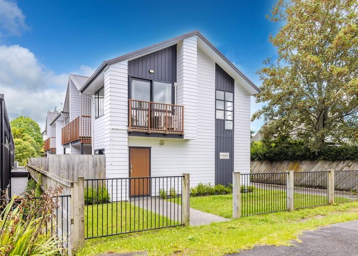  at 1/572 Grey Street, Hamilton East, Hamilton