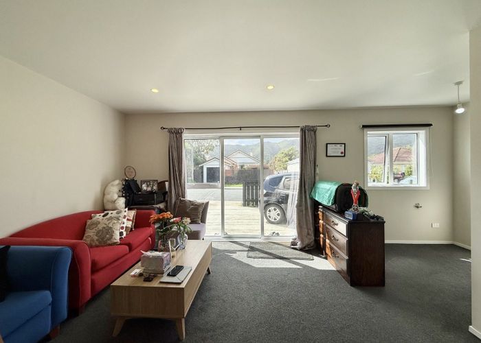  at 9b Raymond Terrace, Fairfield, Lower Hutt, Wellington