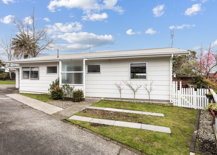  at 3/166 Ngamotu Road, Spotswood, New Plymouth