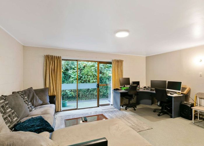  at 2/273 Grounsell Crescent, Belmont, Lower Hutt