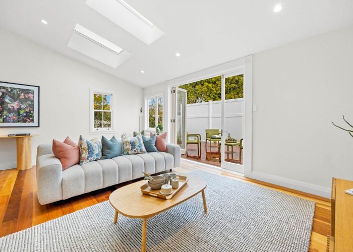  at 21 Cardigan Street, Morningside, Auckland City, Auckland