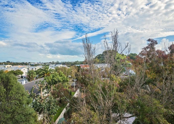  at 7/852 Mount Eden Road, Three Kings, Auckland