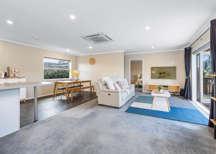  at 2A Westpark drive, West harbour, Auckland