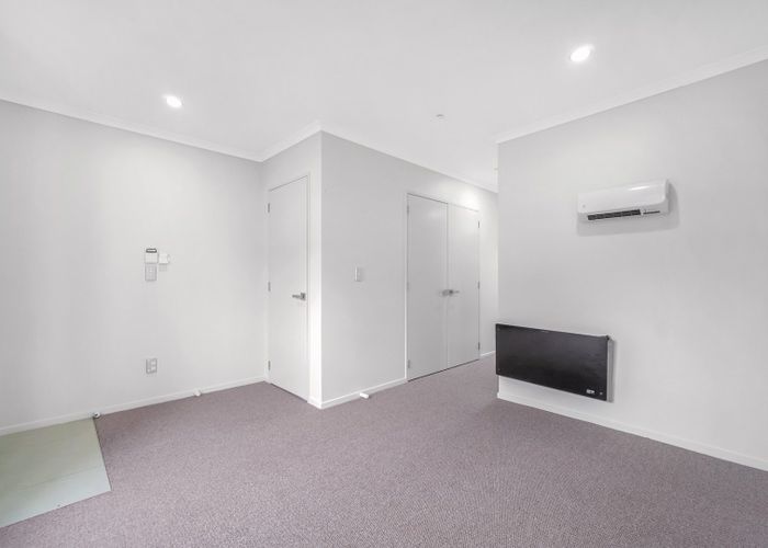  at 6/5 Wallson Crescent, Wiri, Manukau City, Auckland