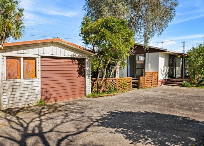  at 2/48 Queen Mary Avenue, New Lynn, Waitakere City, Auckland
