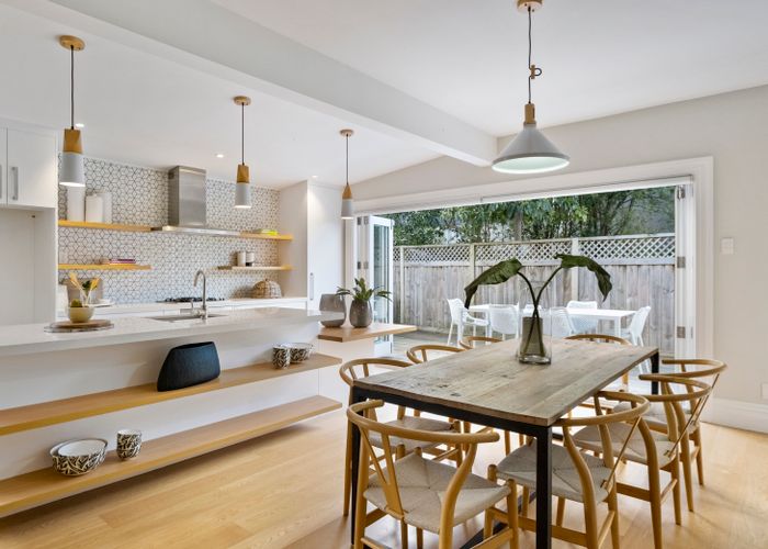  at 1/192 Queen Street, Northcote Point, Auckland