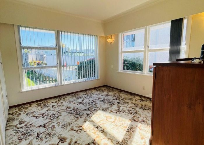  at 31 Te Atatu Road, Te Atatu South, Waitakere City, Auckland